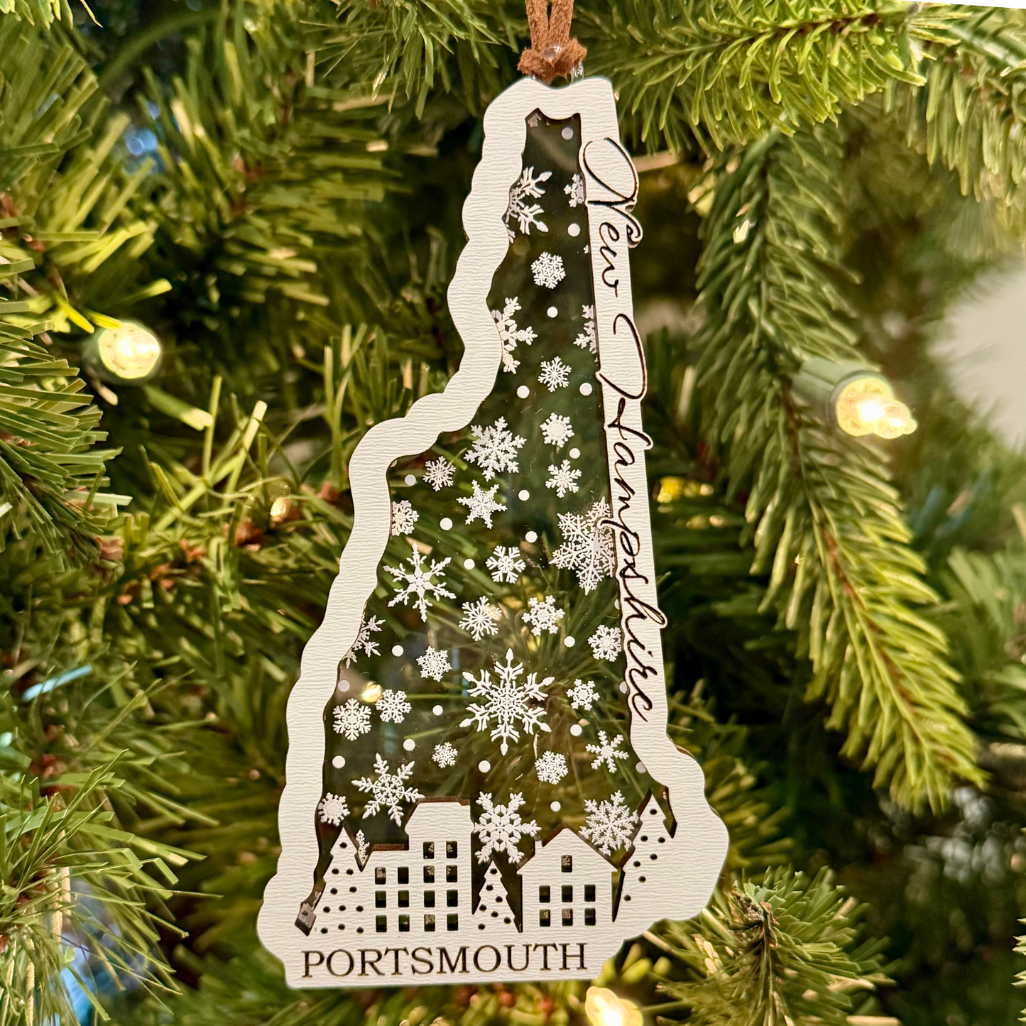 New Hampshire Ornament - Town Scene (Customizable)