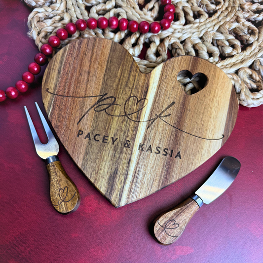 Personalized Heart-Shaped Charcuterie Board with Cheese Tools – Acacia Wood Valentine’s Day Gift for Couples